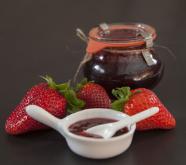 confiture artisanale a la fraise