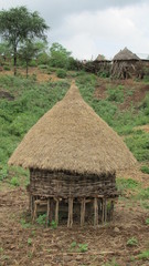 Fototapeta na wymiar traditioneller Vorratsspeicher in Äthiopien