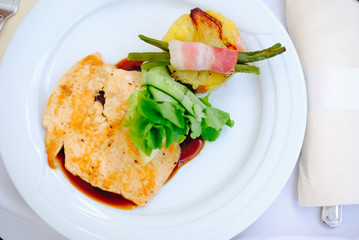 salad with chicken and vegetables