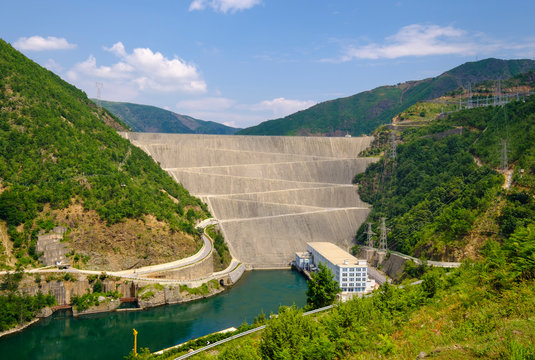 Albania, Shkoder, Drin river, dam wall of Fierza reservoir, Liqeni i Fierzes