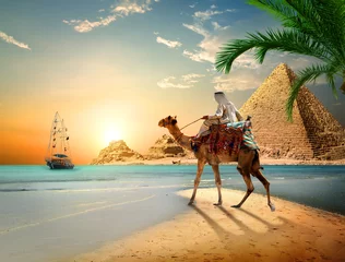 Photo sur Plexiglas Egypte Mer et Pyramides
