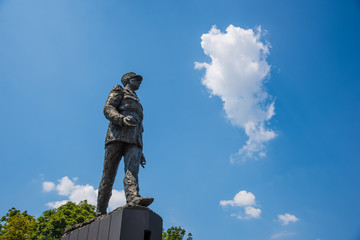 Charles de Gaulle statue in place Clemenceau seen from below