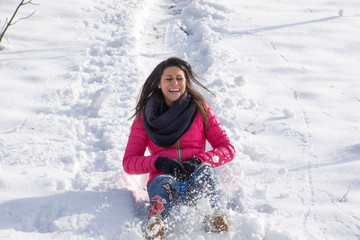 Ragazza nella neve