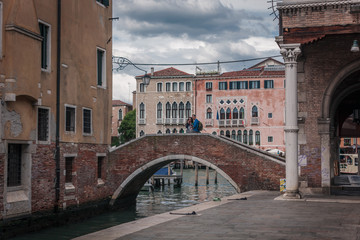 Fototapeta na wymiar Brücke in Venedig