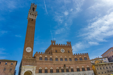 Obraz premium Palazzo Publico and Torre del Mangia in Siena, Italy