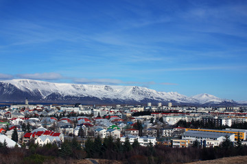 Fototapeta na wymiar アイスランドの街並みと氷河