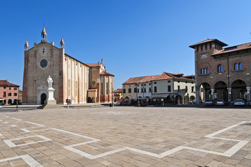 Piazza Comunale e Parrocchia Duomo Di Montagnana - Padova