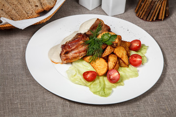 medallions of pork with mushroom sauce