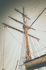 Fototapeta premium White boat is ready to be launched from sailboat.