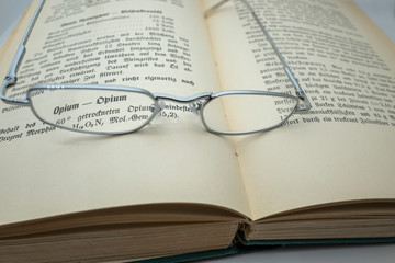 Naturwissenschaft durch die Brille betrachtet