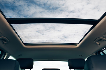 Panoramic car sun roof - Powered by Adobe