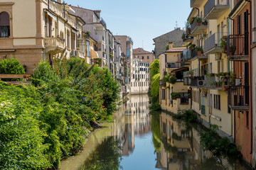 Fototapeta na wymiar Padova, canale padovano