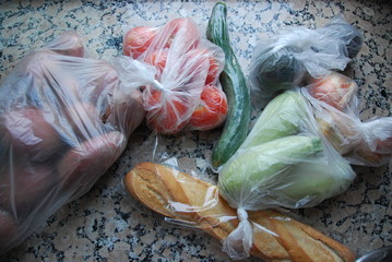 Trop d'emballages plastiques dans ma cuisine