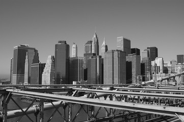 Obraz premium View at Manhattan from brooklyn bridge with clear sky / New York / USA