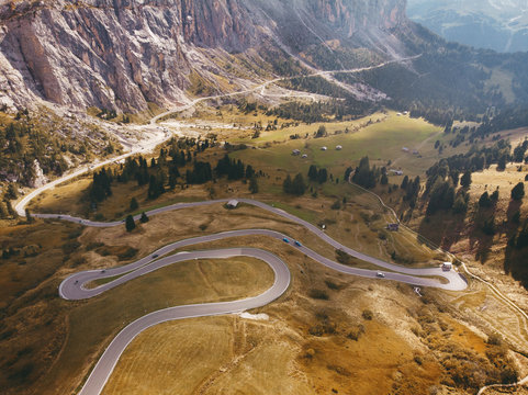 Luftaufnahme vom Gr&ouml;dner Joch