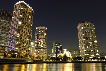 Fototapeta na wymiar 横浜市高層ビルの夜景