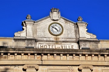 Hotel de ville.