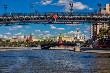 Obraz premium Beautiful view of Moscow Kremlin and Moskva river, Russia