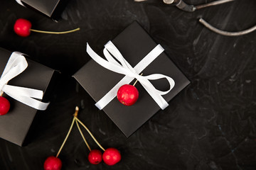 Obraz premium Wrapping modern Christmas or Birthday gifts presents.