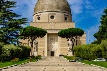 Roma Basilica San Pietro e Paolo Eur