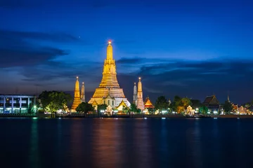 Foto auf Glas Wat Arun in Bangkok, Thailand © Anuwat
