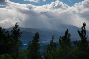 Les Orgues (Orgelpfeifen) von Ille sur Tet in den französischen Pyrenäen