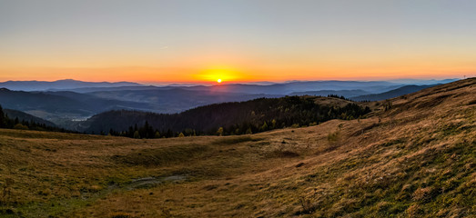 Fototapeta na wymiar Sunset in the Carpathian Mountains in the autumn season