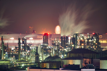 Fototapeta na wymiar 川崎マリエンから見える京浜工業地帯の夜景