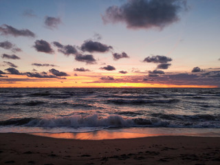 Fototapeta na wymiar Baltic sunset waves