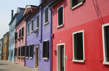 Fototapeta na wymiar bunte Häuser in Burano