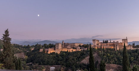 Obraz premium L' Alhambra vu du mirador de San Nicolas 