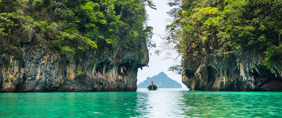 Fototapeta premium Amazing view of beautiful lagoon with turquoise water in Koh Hong island. Location: Koh Hong island, Krabi, Thailand, Andaman Sea. Artistic picture. Beauty world. Panorama