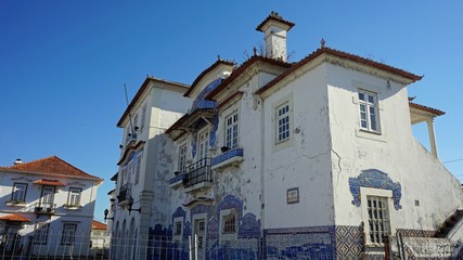 Fototapeta na wymiar colorful old train station of aveiro in portugal