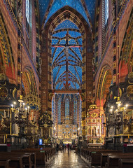 Fototapeta na wymiar Krakow, Poland. Interior of St. Mary's Basilica (Church of Our Lady Assumed into Heaven). The church was founded in the 13th century and consecrated around 1320.