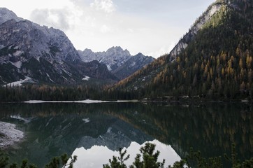 Fototapeta premium Autumn lake