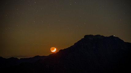 日本、霊峰・石鎚山の絶景、夜の星座・天の川、四国、愛媛県、高知県、秋の紅葉