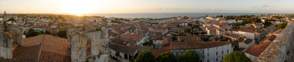 Fototapeta premium vue panoramique sur saint-martin-de-ré