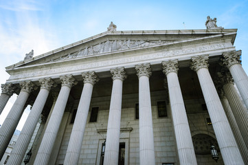 The front pillars of the court house in New York City