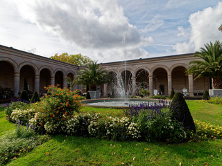 Obraz premium .Kurpark und Regentenbau im Staatsbad Bad Kissingen, Unterfranken, Franken, Bayern, Deutschland.