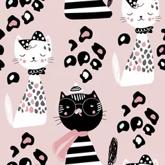 Dekokissen Nahtloses Muster der kreativen Kinder mit nettem Kätzchen. Vektorbabydesign für Modebekleidung, Stoff, Textil  Verpackung und Tapete. © natagalitskaia