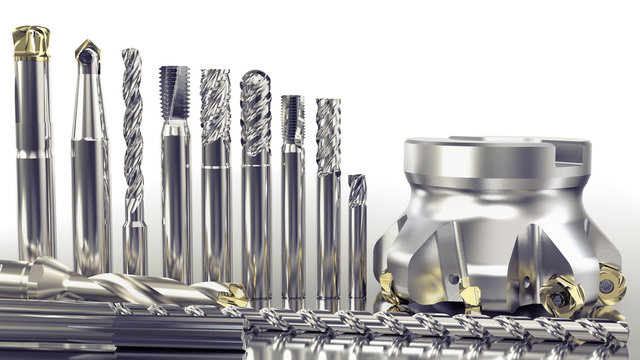 Verschiedene Werkzeuge Fr&auml;ser, Bohrer zur industriellen Metallbearbeitung, wei&szlig;er Hintergrund