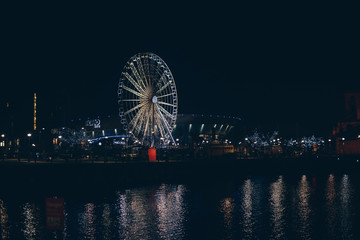 Obraz premium ferris wheel at night