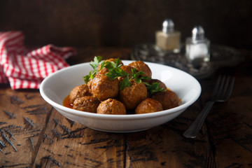 Meatballs in tomato sauce