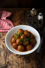 Meatballs in tomato sauce