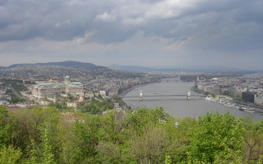 Vista panorámica de la ciudad de Budapest y del rio Danubio, Hungría