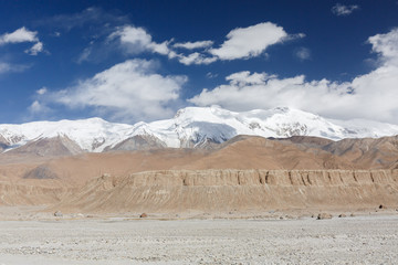 Fototapeta premium Mountains at Karakorum Highway III (Xinjiang, China)