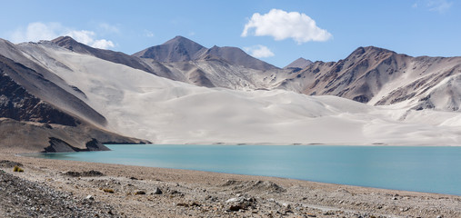 Panorama of sand dunes at Bulunkou River III (Karakorum Highway, Xinjiang, China)