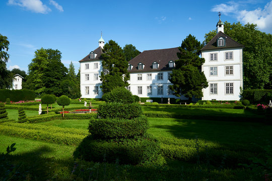 Schloss und Gut Panker in Panker, Kreis Pl&ouml;n, Probstei, Schleswig-Holstein, Deutschland