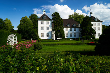 Fototapeta na wymiar Schloss und Gut Panker in Panker, Kreis Plön, Probstei, Schleswig-Holstein, Deutschland