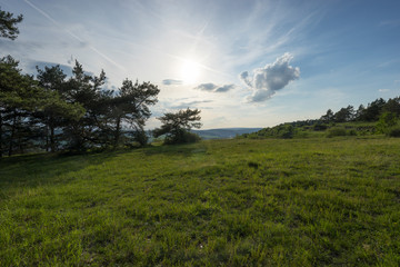 Abend über dem Naturschutzgebiet Grainberg-Kalbenstein bei Karlstadt, Landkreis Main-Spessart, Unterfranken, Bayern, Deutschland